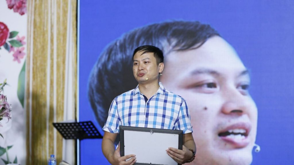 Thầy Hán Quang Dự Chia Sẻ Về Cách Tuyển Thêm Thành Viên Vào Đội Nhóm